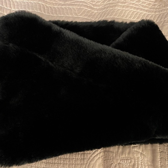 Plush Black Infinity Scarf/Colllar. - Picture 6 of 7